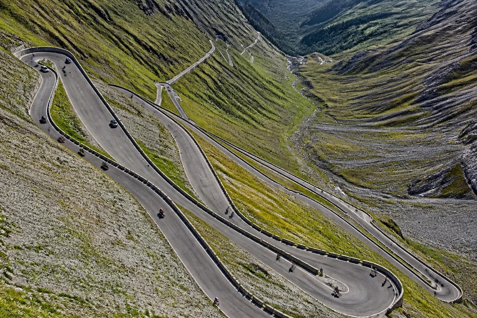 découvrez comment choisir le meilleur support pour profiter pleinement du stelvio en moto, vélo ou voiture. conseils pratiques et comparatifs pour une expérience optimale.